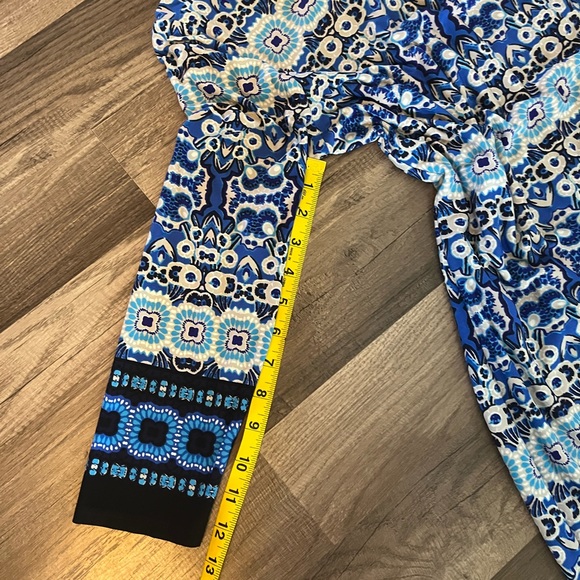 Vince Camuto Blue Medallion Patterned Shift Dress SZ 4 NWOT - Picture 11 of 13